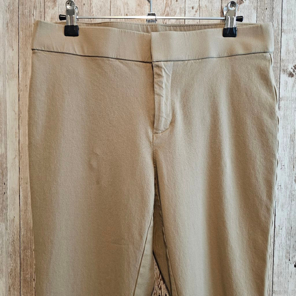 Women's Raffaella Khaki Capri Pants Size 6P - Picture 2 of 9